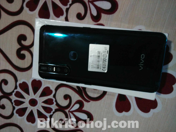 Vivo  V15  6/128. Used